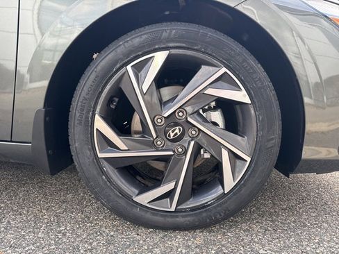 Certified 2025 Hyundai Elantra Sport image 65