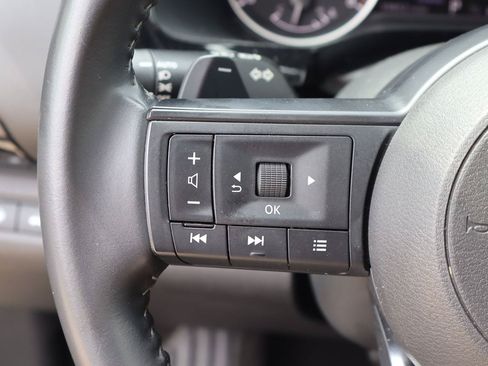 Used 2025 Nissan Pathfinder SV FWD image 13