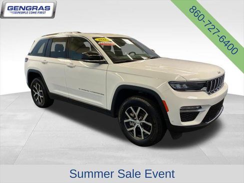 Certified 2025 Jeep Grand Cherokee Limited w/ Luxury Tech Group II AWD/4WD image 8
