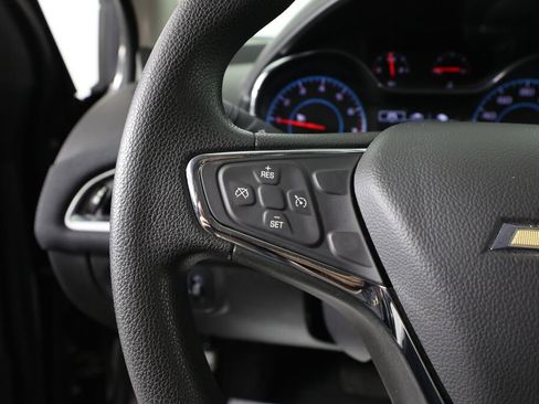 Used 2017 Chevrolet Cruze LT image 33