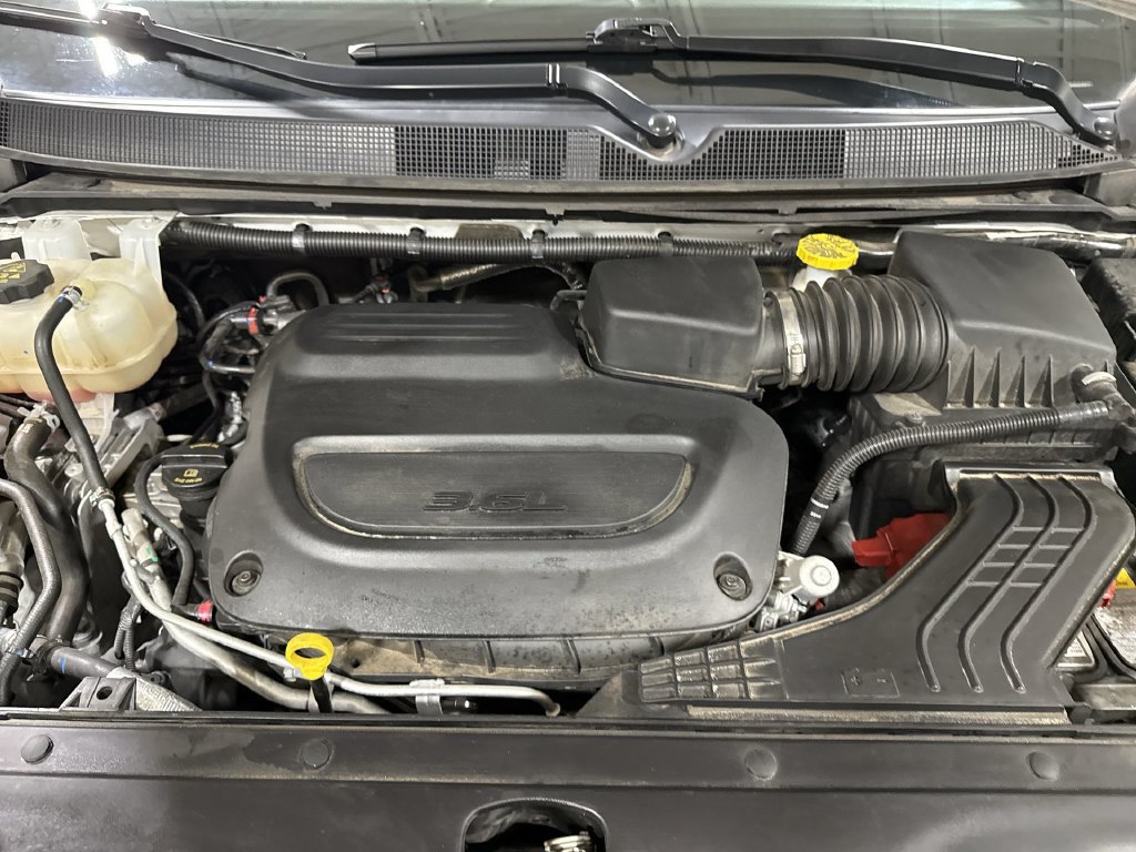 Used 2025 Chrysler Pacifica Limited FWD image 26