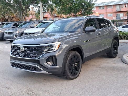 New 2026 Volkswagen Atlas Cross Sport SE FWD image 3