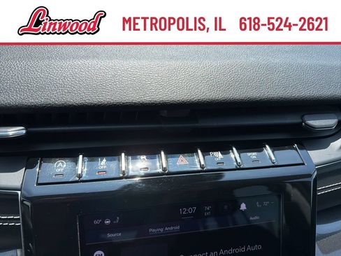 Used 2023 Jeep Grand Cherokee Laredo w/ Luxury Tech Group I AWD/4WD image 25