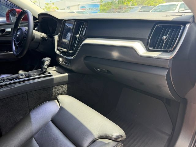 Used 2019 Volvo XC60 T5 Momentum w/ Multimedia Package FWD image 15