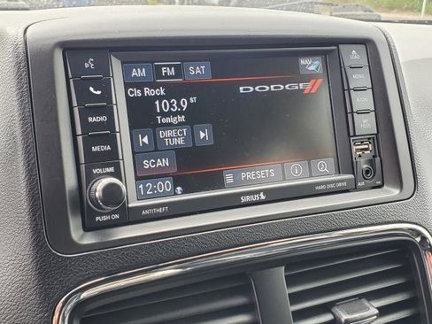 Used 2018 Dodge Grand Caravan SXT FWD image 14