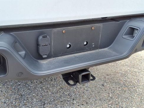 Used 2021 Jeep Gladiator Willys image 4