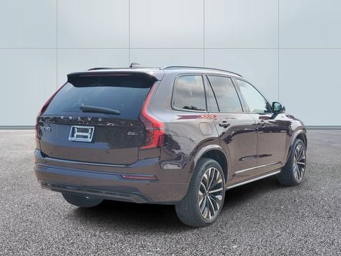 Certified 2026 Volvo XC90 B6 Ultra w/ Protection Package Premier AWD/4WD image 4