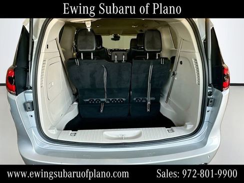 Used 2024 Chrysler Pacifica Limited FWD image 26