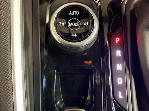 Used 2023 Chevrolet Colorado Z71 w/ Z71 Convenience Package 2 AWD/4WD image 8