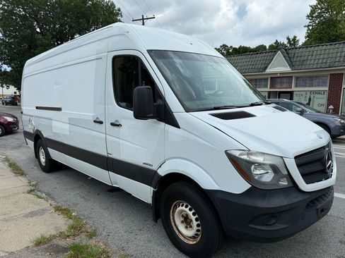 Used 2014 Mercedes-Benz Sprinter 2500 image 7