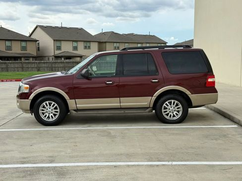 Used 2013 Ford Expedition XLT RWD image 4