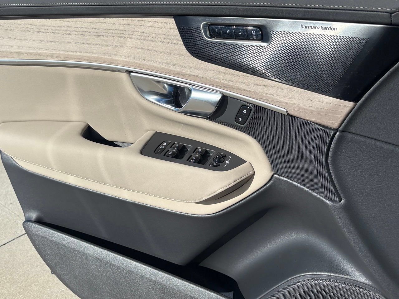 New 2026 Volvo XC90 B6 Plus AWD/4WD image 24