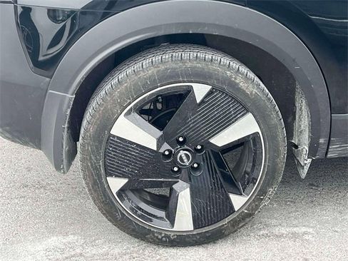 Used 2025 Nissan Kicks SR w/ SR Premium Package image 9