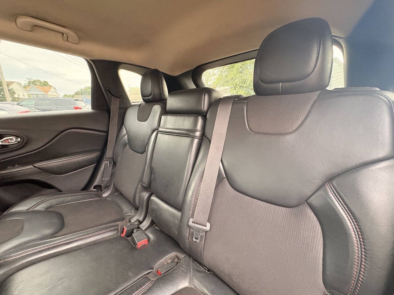 Used 2014 Jeep Cherokee Trailhawk w/ Cold Weather Group AWD/4WD image 16