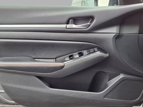 Certified 2024 Nissan Altima 2.5 SR image 18