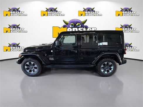 Used 2018 Jeep Wrangler Unlimited Sahara w/ Uconnect 4C Nav & Sound Group image 7