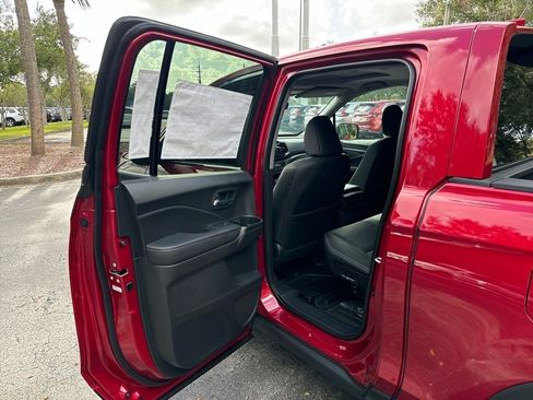 Certified 2025 Honda Ridgeline RTL image 10