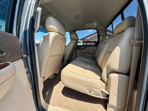 Used 2011 Chevrolet Silverado 2500 LTZ w/ LTZ Plus Package AWD/4WD image 12