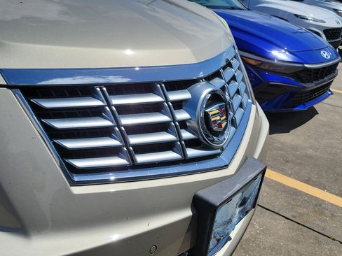 Used 2016 Cadillac SRX Luxury w/ Driver Awareness Package image 6