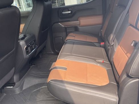 Used 2021 Chevrolet Silverado 1500 High Country w/ Technology Package image 11