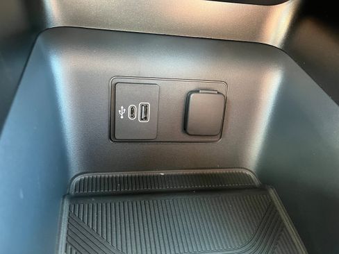 New 2027 Ford Explorer Active w/ Active Comfort Package AWD/4WD image 13