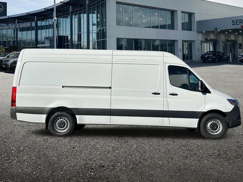 New 2025 Mercedes-Benz Sprinter 2500 image 3