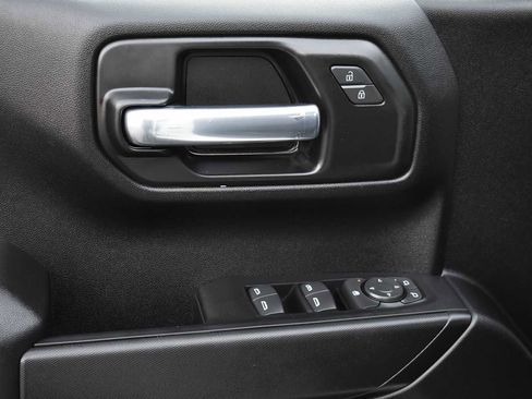 Used 2025 Chevrolet Silverado 1500 Custom image 21