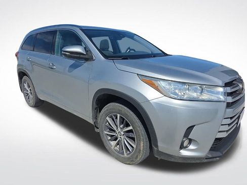 Used 2018 Toyota Highlander XLE image 8