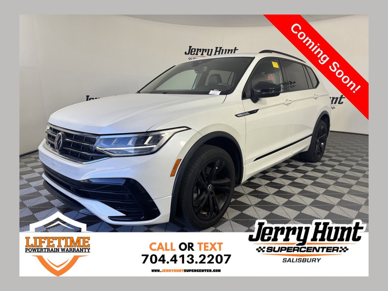 Used 2024 Volkswagen Tiguan SE R-Line FWD image 1