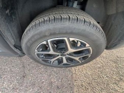 Used 2025 Jeep Compass Limited image 18