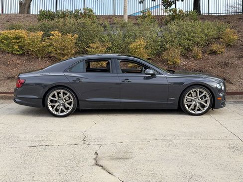 Used 2023 Bentley Flying Spur W12 image 5
