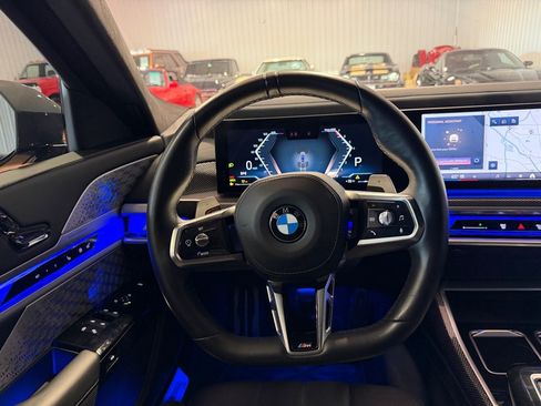 Used 2023 BMW 760i xDrive AWD/4WD image 40