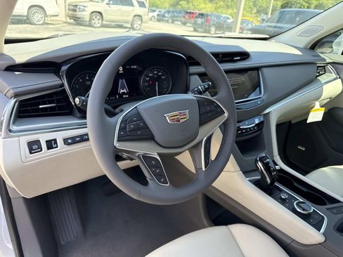 New 2026 Cadillac XT5 Premium Luxury AWD/4WD image 33