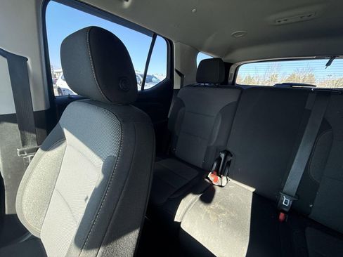 Used 2021 Chevrolet Traverse LS image 12