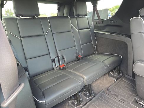 Used 2023 Cadillac Escalade ESV Premium Luxury AWD/4WD image 13