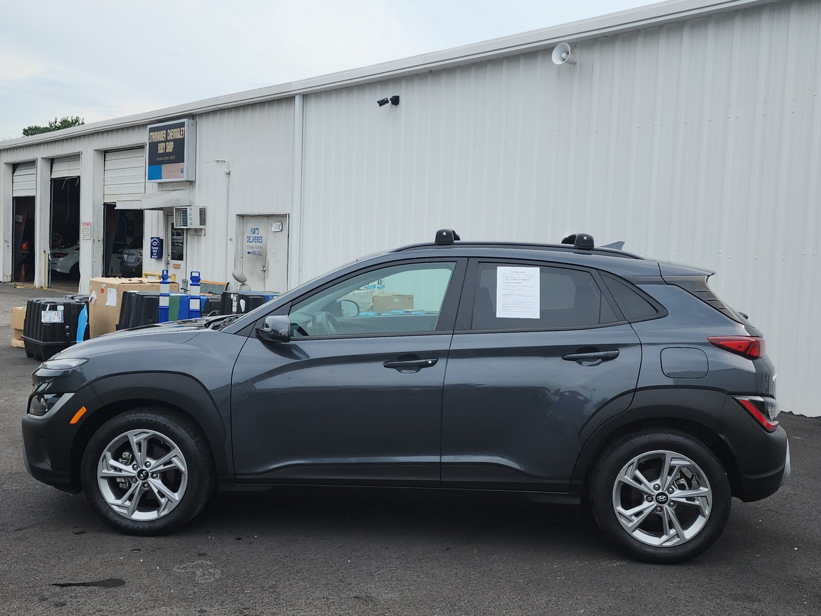 Used 2023 Hyundai Kona SEL FWD image 2