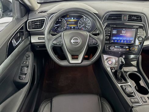Used 2022 Nissan Maxima SV w/ Floor Mat Group FWD image 16