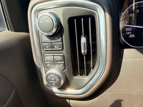 Used 2021 GMC Sierra 1500 SLT AWD/4WD image 21