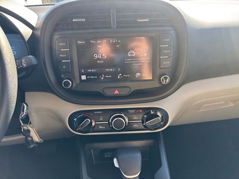Used 2025 Kia Soul LX w/ LX Technology Package image 17
