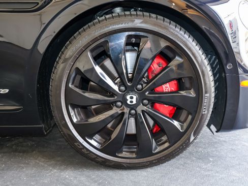 Used 2022 Bentley Flying Spur V8 image 45