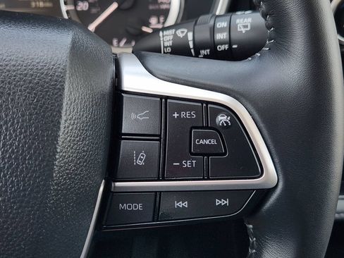 Certified 2026 Toyota Highlander XLE AWD/4WD image 30