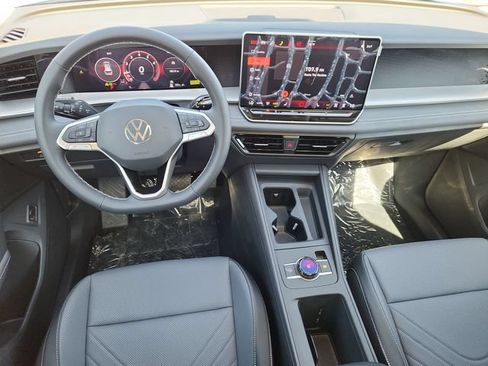 New 2026 Volkswagen Tiguan SE AWD/4WD image 9