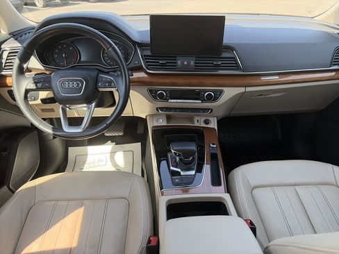 Used 2021 Audi Q5 2.0T Premium w/ Convenience Package AWD/4WD image 4