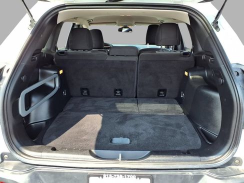 Used 2016 Jeep Cherokee Sport FWD image 27