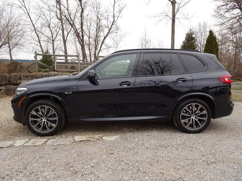 Used 2022 BMW X5 xDrive45e w/ M Sport Package image 2