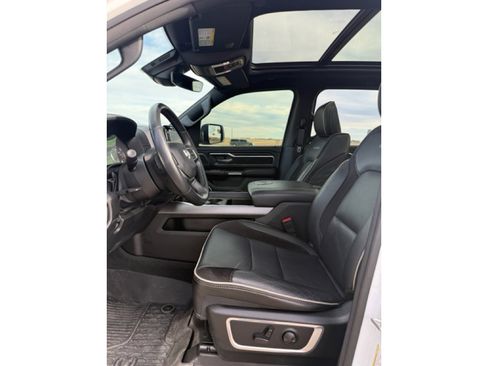 Used 2023 RAM 1500 Laramie image 9