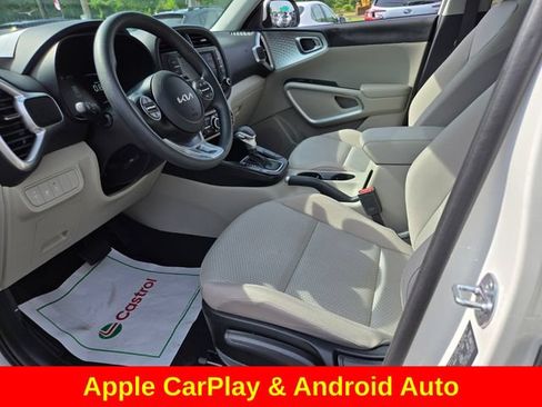 Used 2025 Kia Soul LX w/ LX Technology Package FWD image 11