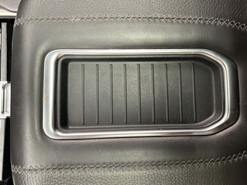 Used 2022 GMC Yukon XL Denali AWD/4WD image 19