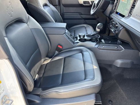 New 2026 Ford Bronco Outer Banks AWD/4WD image 19