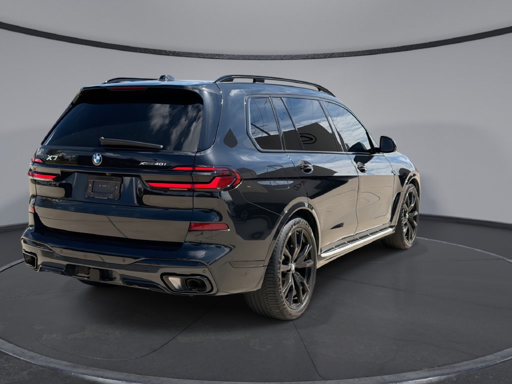 Used 2025 BMW X7 xDrive40i w/ M Sport Package AWD/4WD image 11